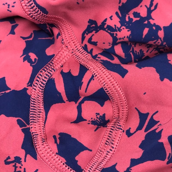 LuLu Final lap Crop Sz 4 - Picture 9 of 9